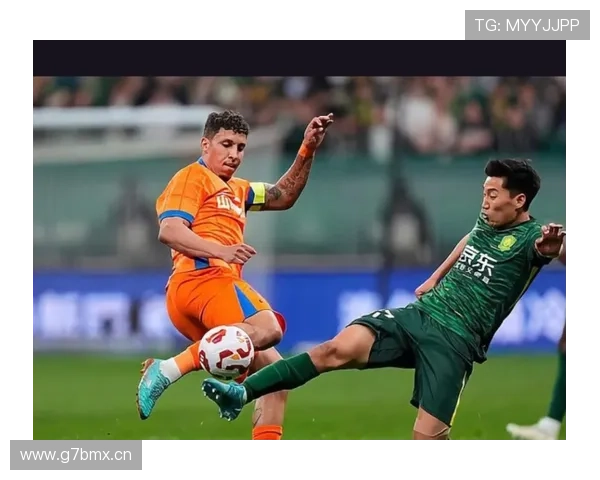 [国内足球]奥斯卡解围失误 泽卡外脚背撩射破门.